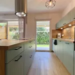 Beautiful Place, Quiet Residence, Close To Beaches *