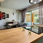 Beautiful Place, Quiet Residence, Close To Beaches